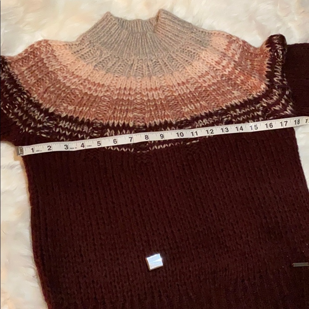 Mock neck - Picture 8 of 8